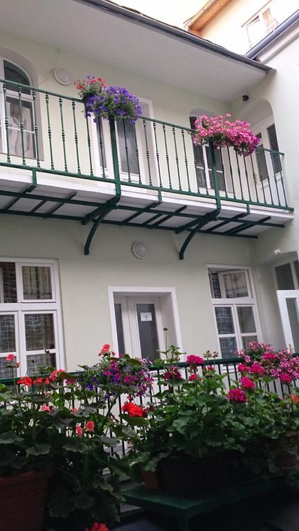 Hotel Chebsky Dvur - Egerlander Hof à Karlovy Vary Extérieur photo