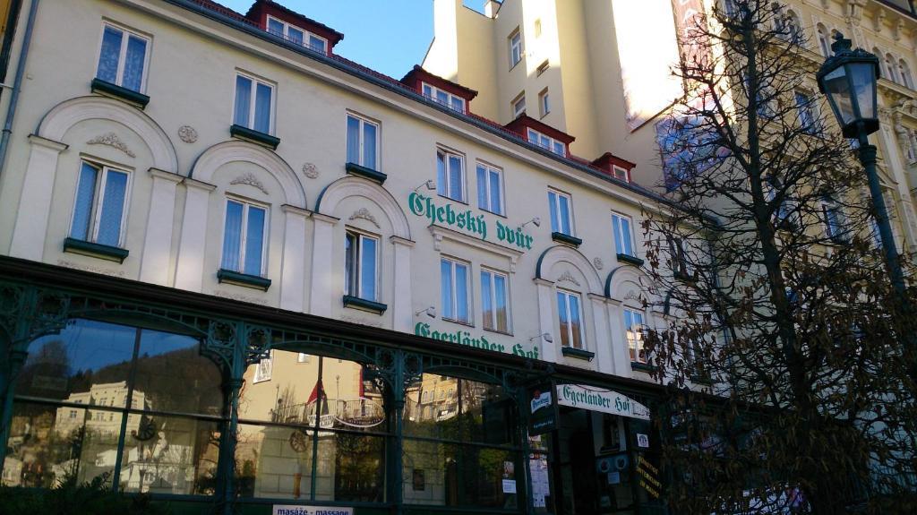 Hotel Chebsky Dvur - Egerlander Hof à Karlovy Vary Extérieur photo