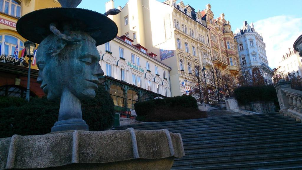 Hotel Chebsky Dvur - Egerlander Hof à Karlovy Vary Extérieur photo