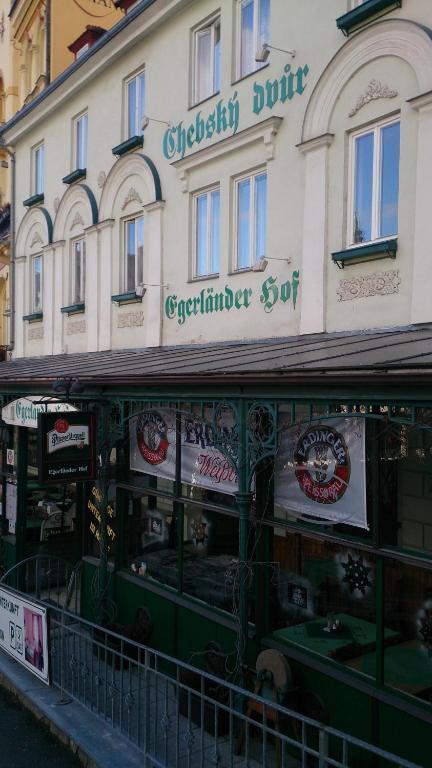 Hotel Chebsky Dvur - Egerlander Hof à Karlovy Vary Extérieur photo